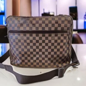 LOUIS VUITTON Damier Messenger Shoulder Bag Laptop Travel