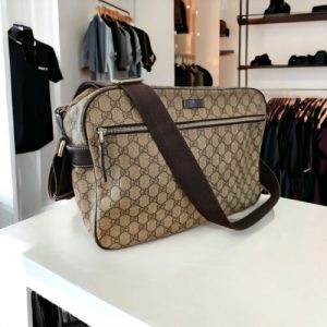 GUCCI Crossbody GG Supreme  Messenger Crossbody Travel Bag Mens