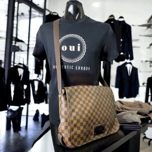 LOUIS VUITTON Damier Ebene Messenger Crossbody Bag