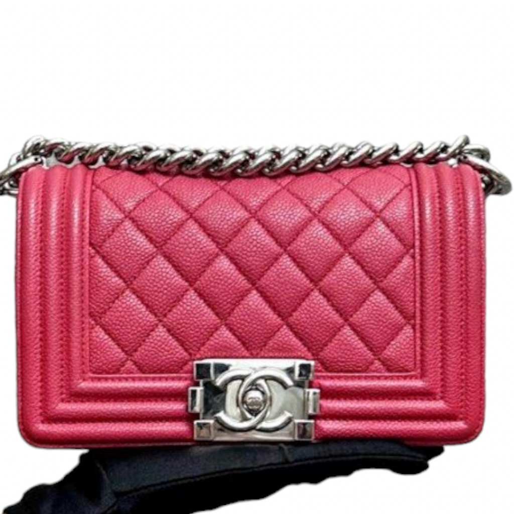 pink chanel clutch on
