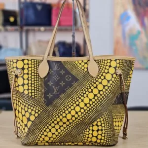 LOUIS VUITTON NEVERFULL MM Yayoi Kusama X Limited Edition Wave Monogram Tote Bag