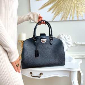 LOUIS VUITTON Authentic Pont Neuf Epi Black Leather Large Bag Handbag FL0110