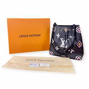 LOUIS VUITTON Wild At Heart Giant NeoNoe MM Black +Box, Tags & Dust Bag ~ LV EUC