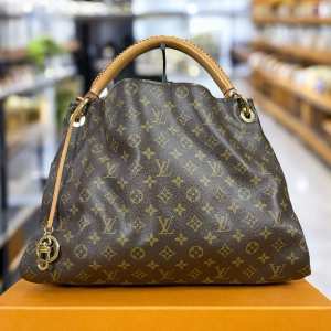 LOUIS VUITTON Artsy MM Monogram LV Hobo Shoulder Bag Monogram + Dust Bag & Tags